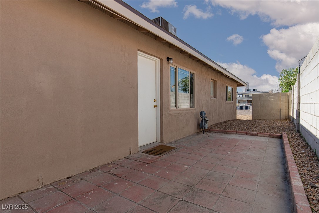 922 Westminster Avenue Property Photo 28