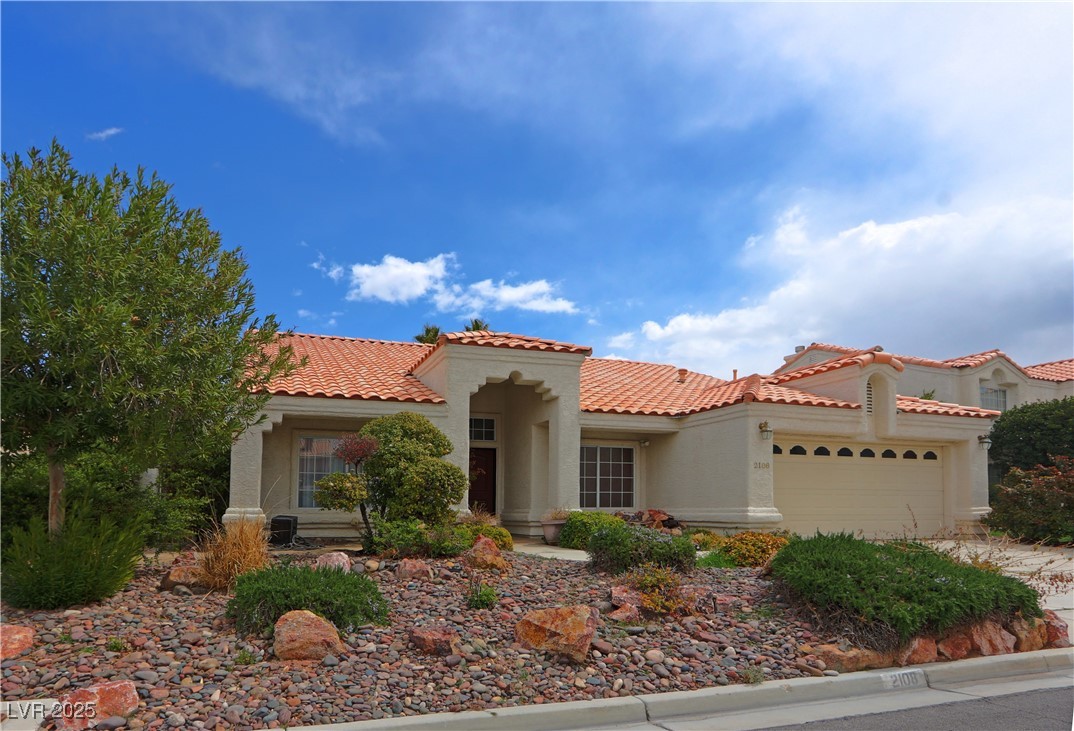 2108 Crestpoint Way Property Photo 1