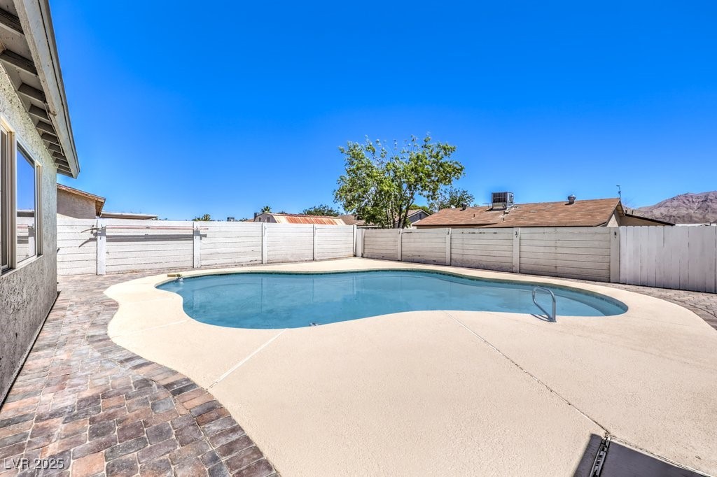 1009 Greenbank Street Property Photo 1