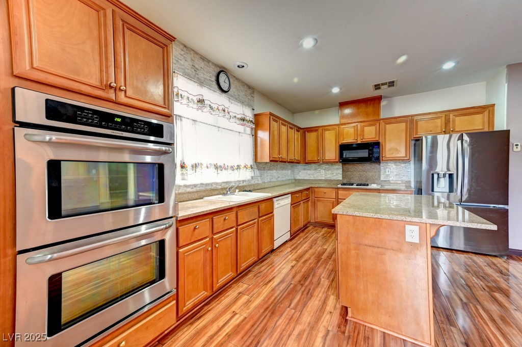 6720 Sand Swallow Street Property Photo 9