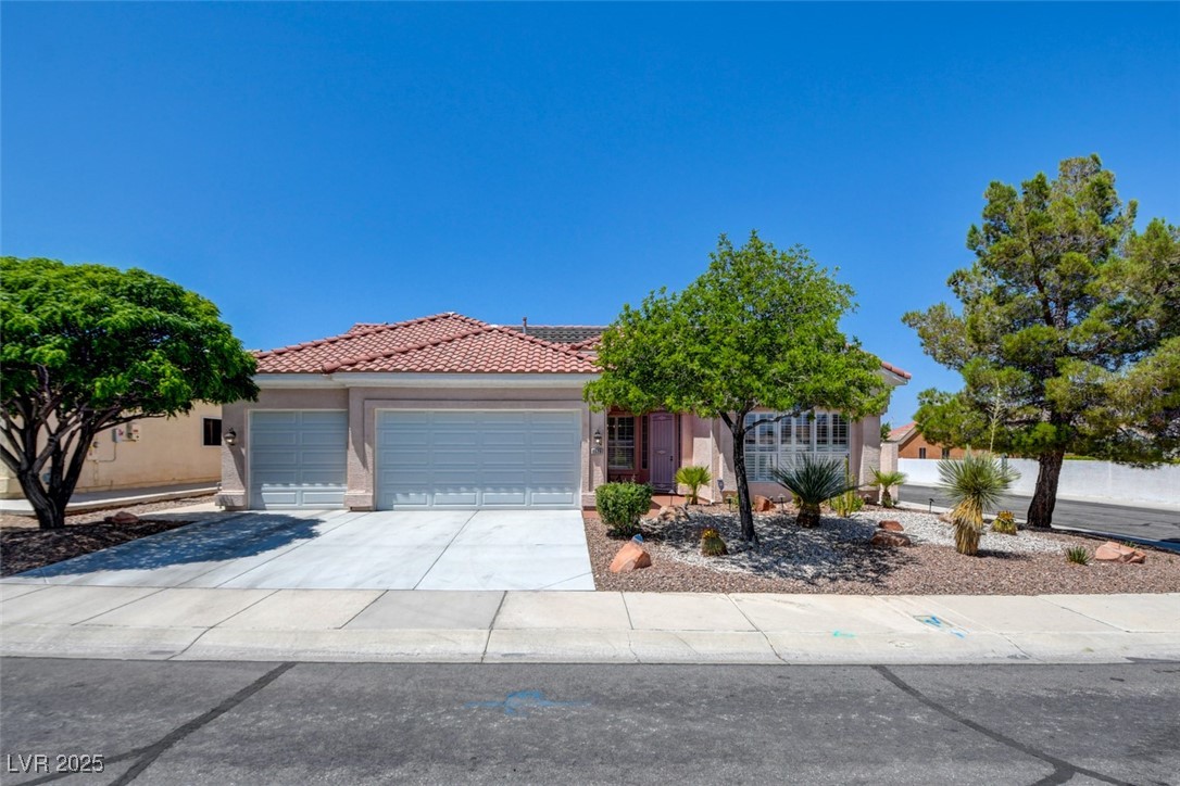 8528 Crest Hill Avenue Property Photo 2