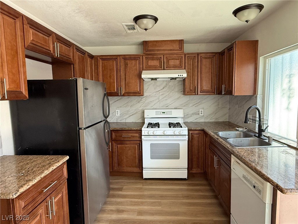 3906 Blackford Place Property Photo 3
