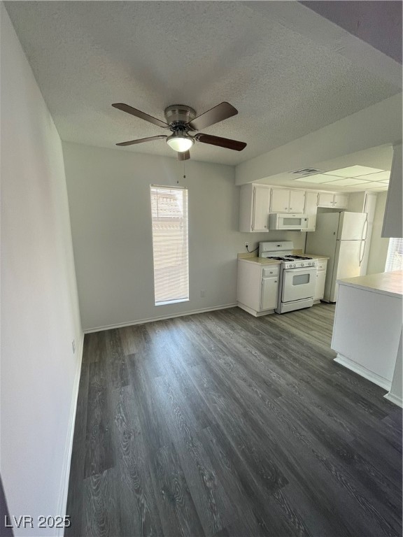 1405 Vegas Valley Drive 294 Property Photo 5