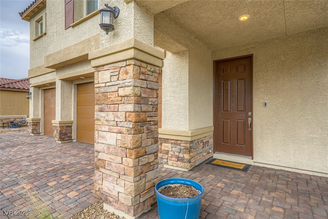 5990 Viscaya Grove Street Property Photo 8