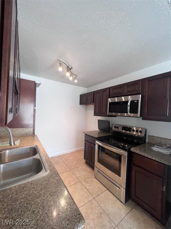 5218 Greene Lane C Property Photo 7