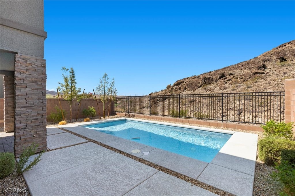 41 Strada Moscato Property Photo 4
