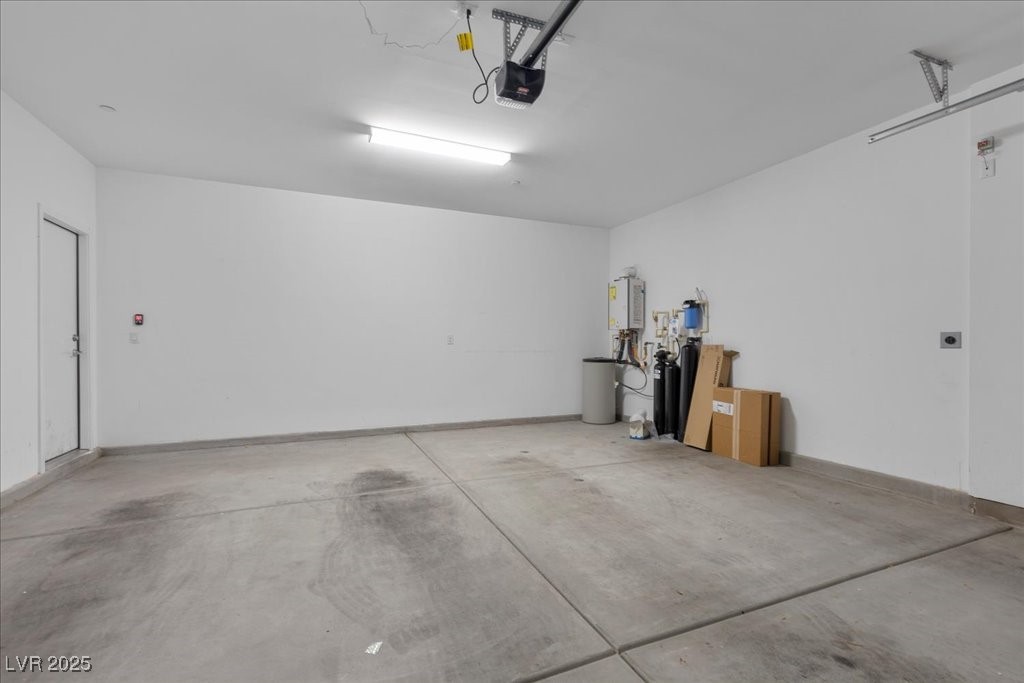 41 Strada Moscato Property Photo 36