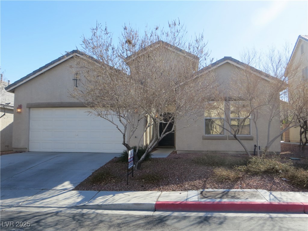 3011 Mastercraft Avenue Property Photo 2