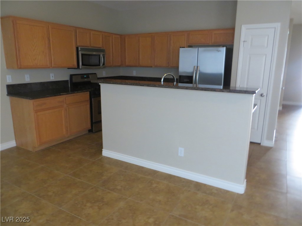 3011 Mastercraft Avenue Property Photo 6
