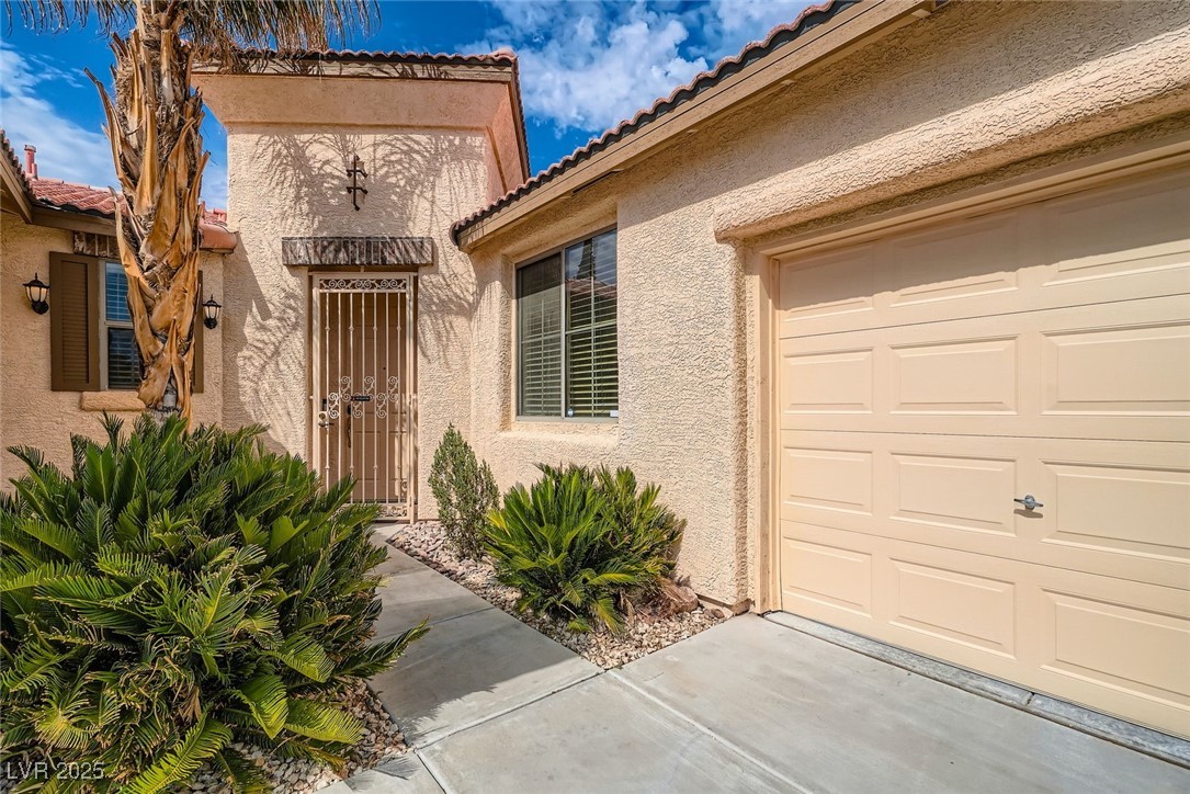 262 Pebble Canyon Drive Property Photo 3