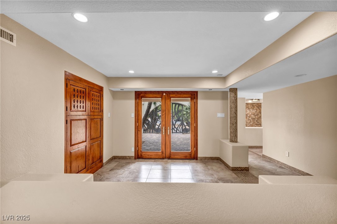 7045 Edna Avenue Property Photo 4