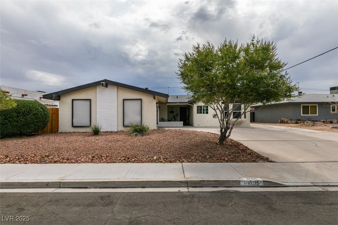 1705 Ivanhoe Way Property Photo 1