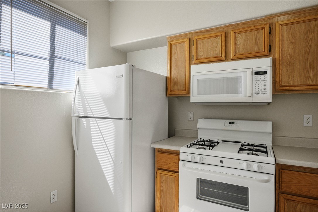 9050 West Warm Springs Road 1120 Property Photo 11