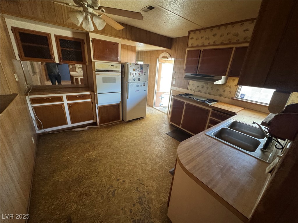 6014 Rocky Mountain Avenue Property Photo 7
