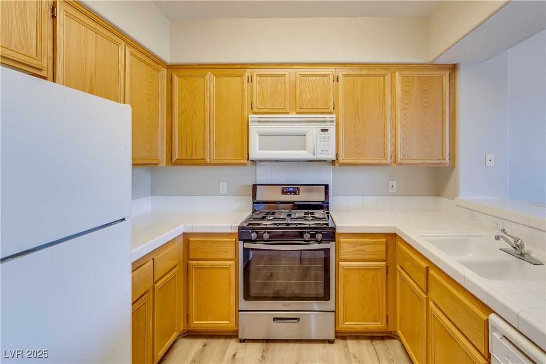 9901 Trailwood Drive 2102 Property Photo 8