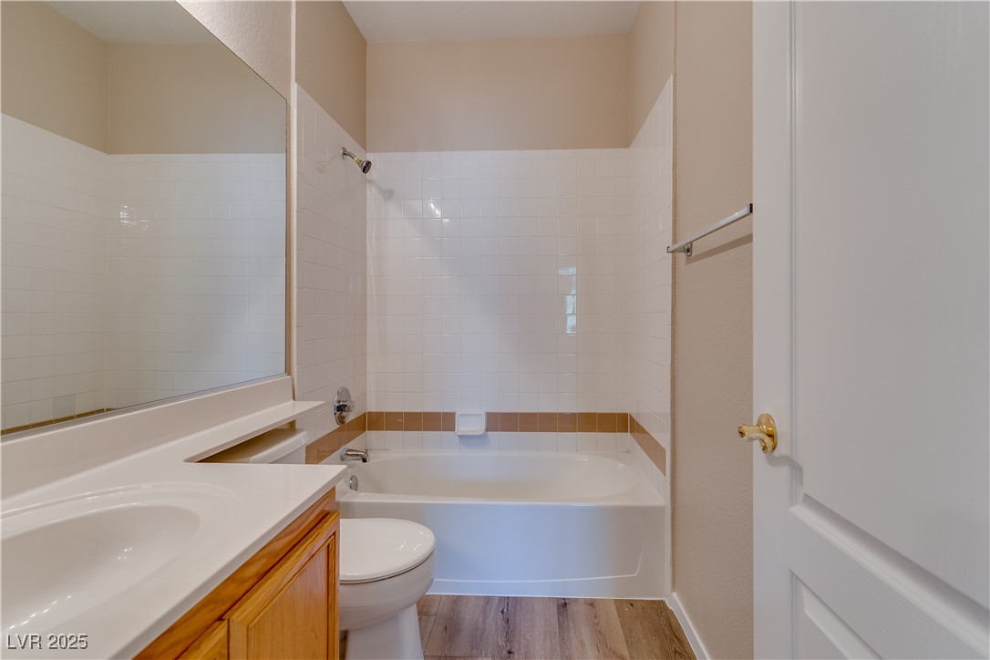 9901 Trailwood Drive 2102 Property Photo 10