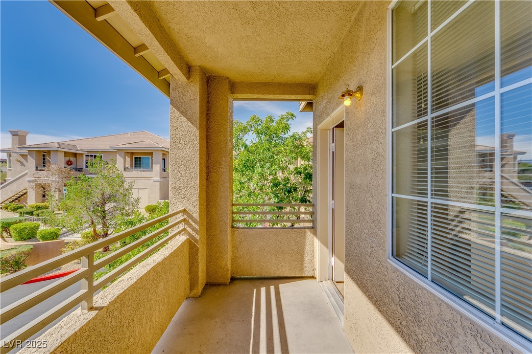 9901 Trailwood Drive 2102 Property Photo 15