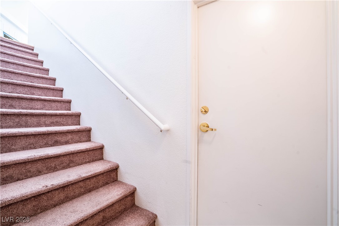 9901 Trailwood Drive 2102 Property Photo 29