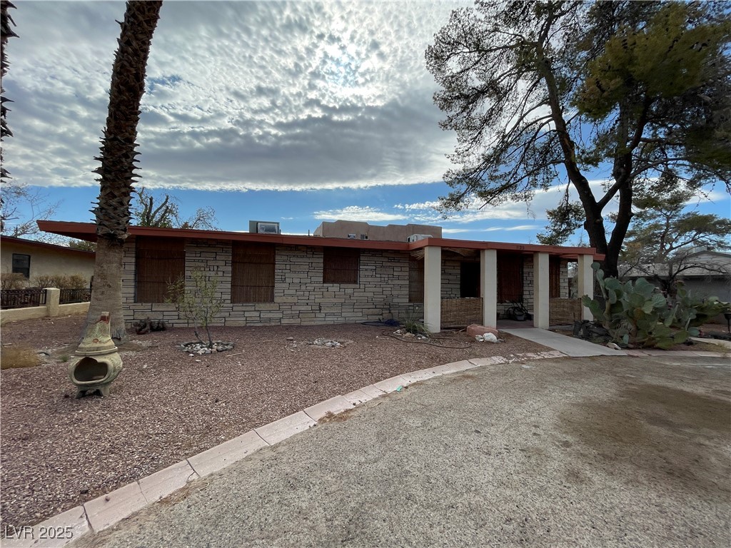 825 Lacy Lane Property Photo