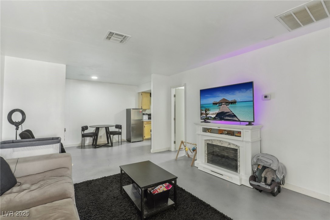 3008 Saint George Street F Property Photo 1