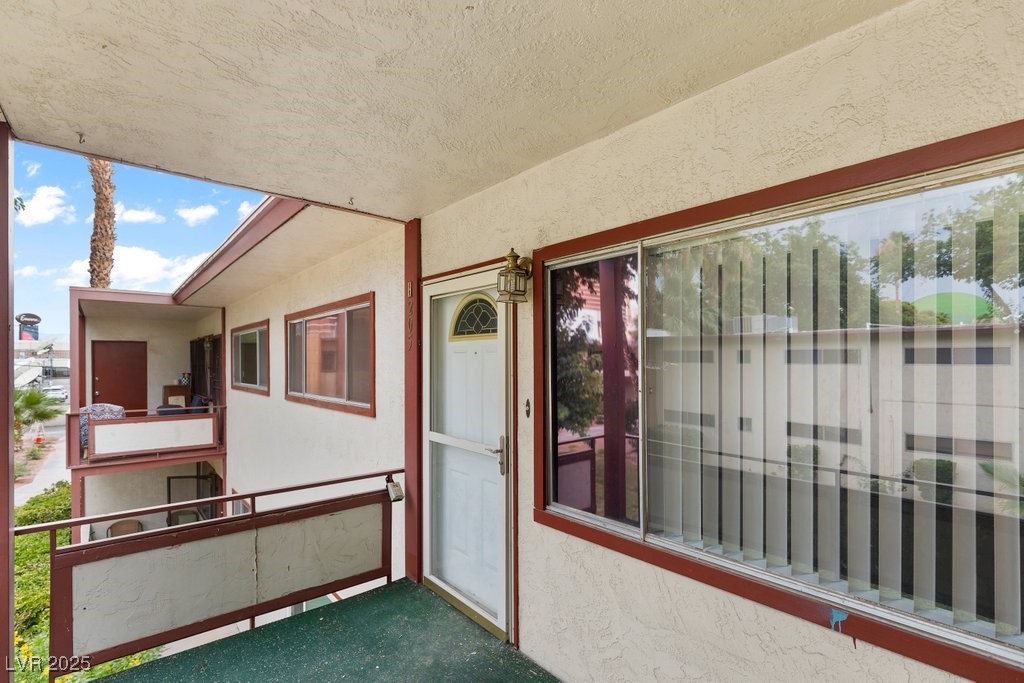 350 East Desert Inn Road H205 Property Photo 21