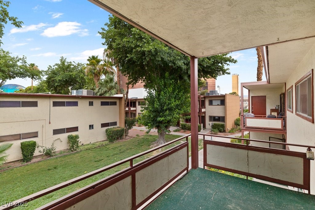 350 East Desert Inn Road H205 Property Photo 22
