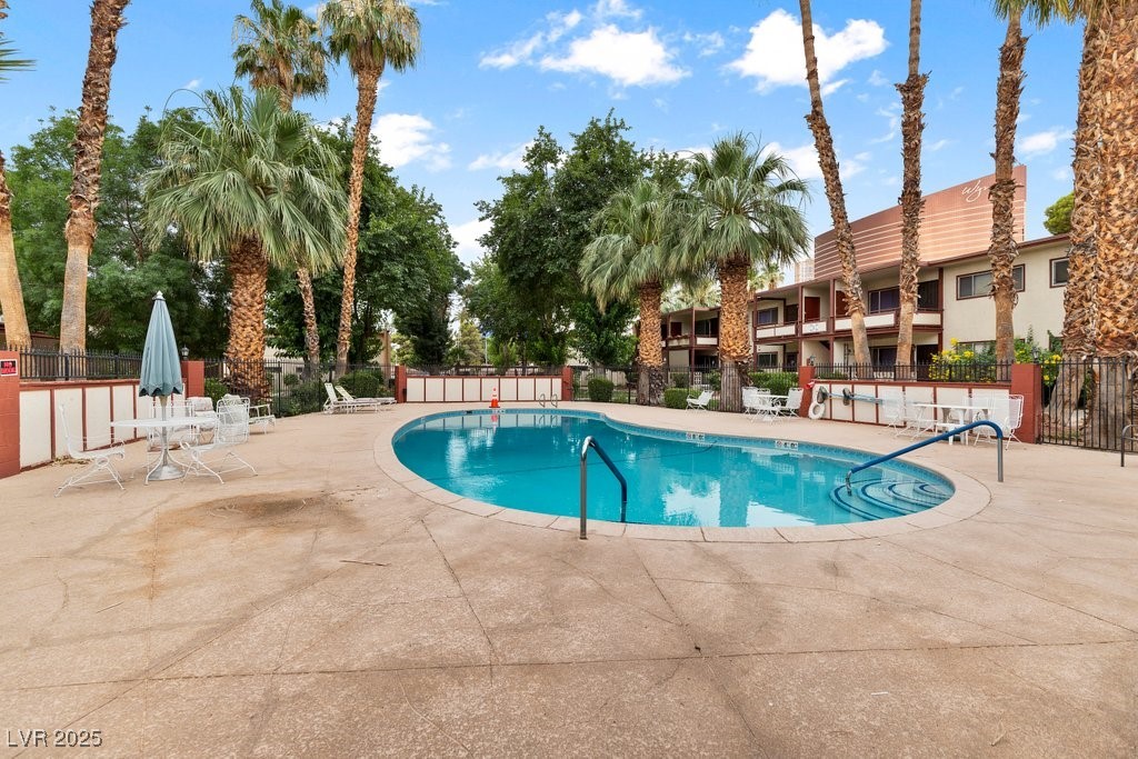 350 East Desert Inn Road H205 Property Photo 25