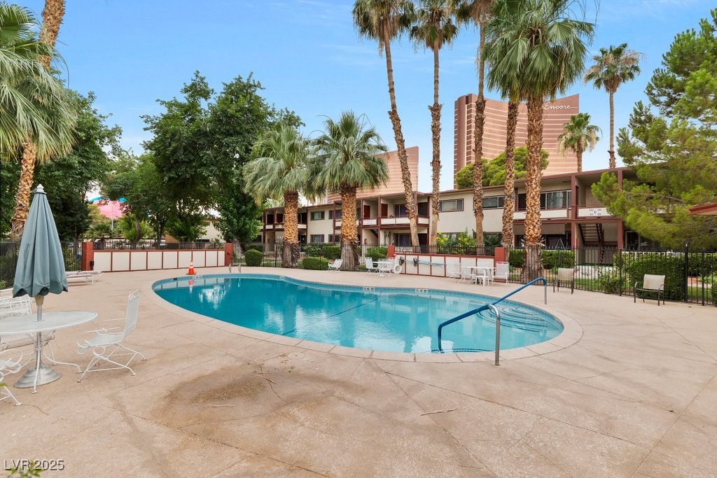 350 East Desert Inn Road H205 Property Photo 27