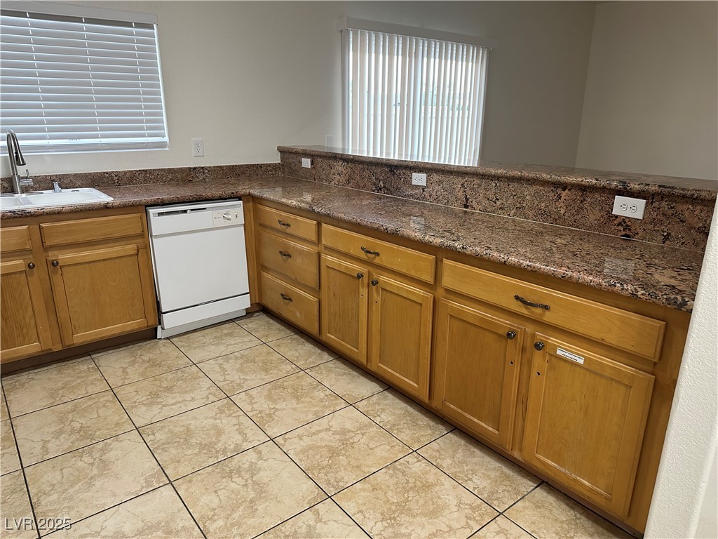 1613 White Skies Court Property Photo 12