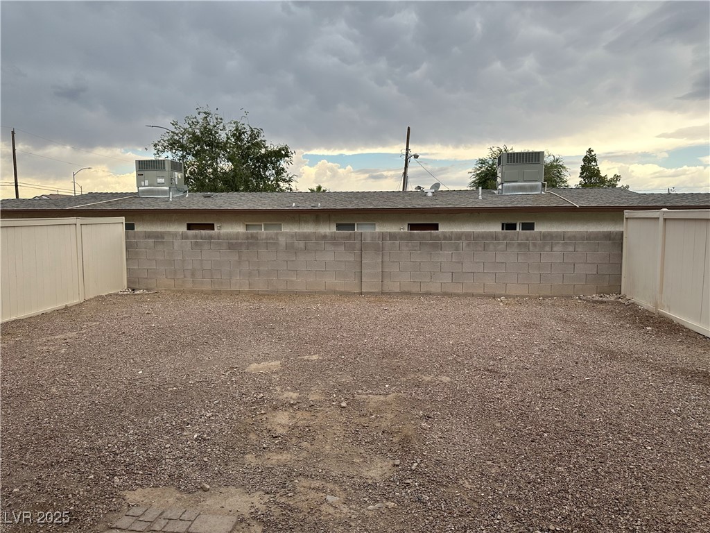 1613 White Skies Court Property Photo 25