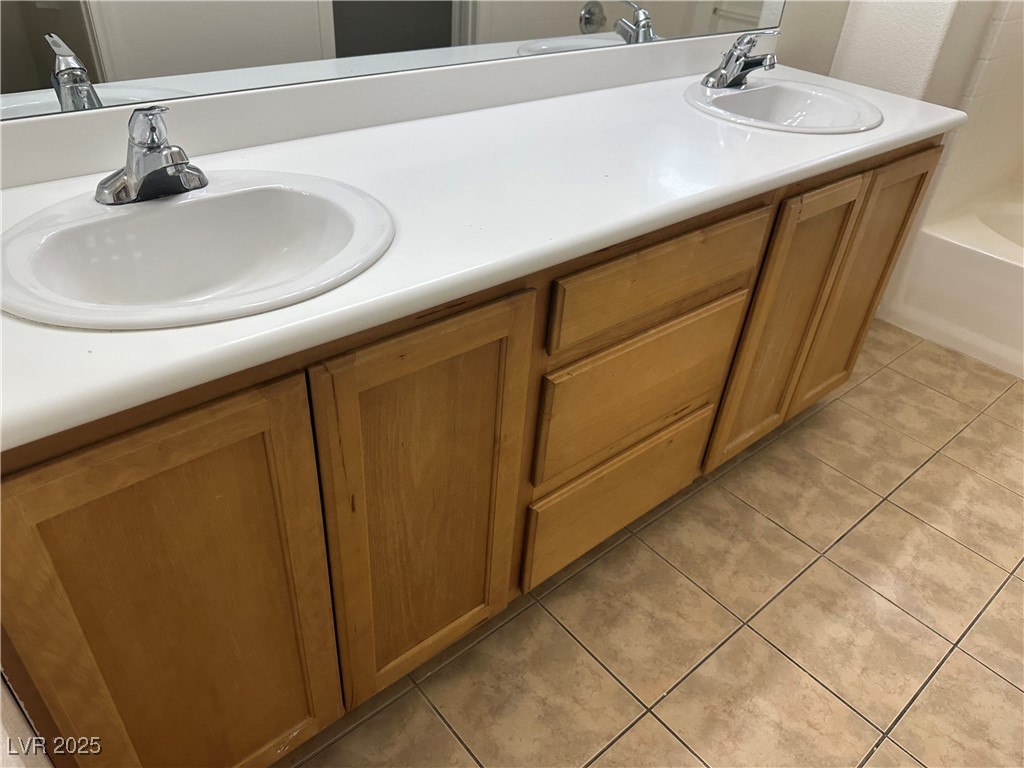 1613 White Skies Court Property Photo 36