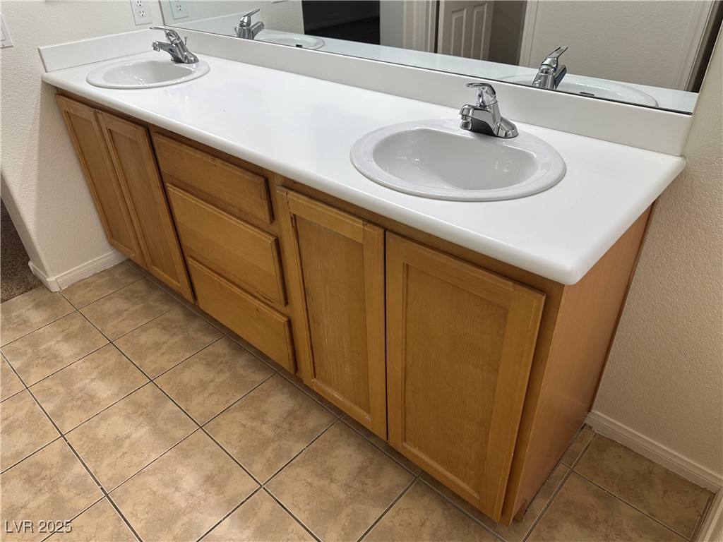 1613 White Skies Court Property Photo 38