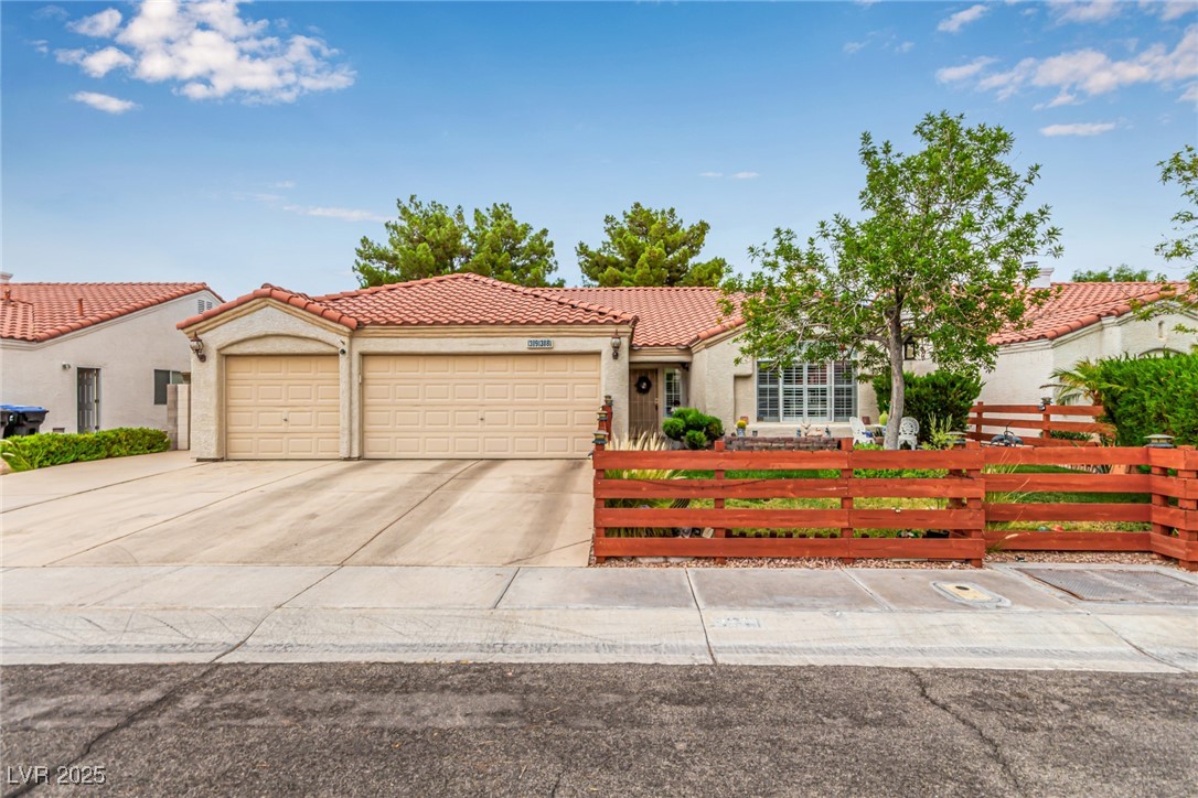 3938 Redfield Avenue Property Photo 1