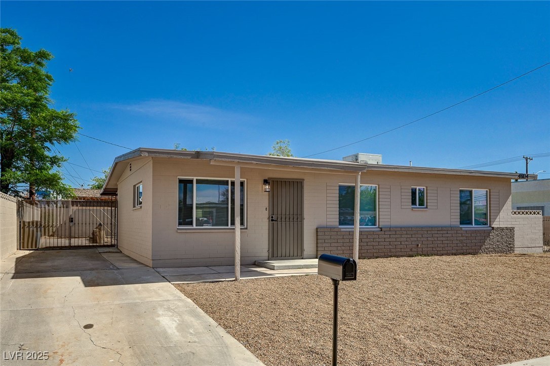 4804 Apawana Lane Property Photo 4