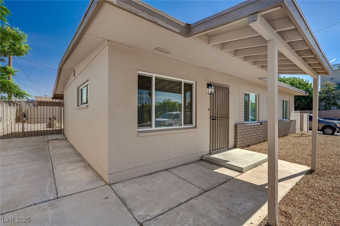 4804 Apawana Lane Property Photo 5