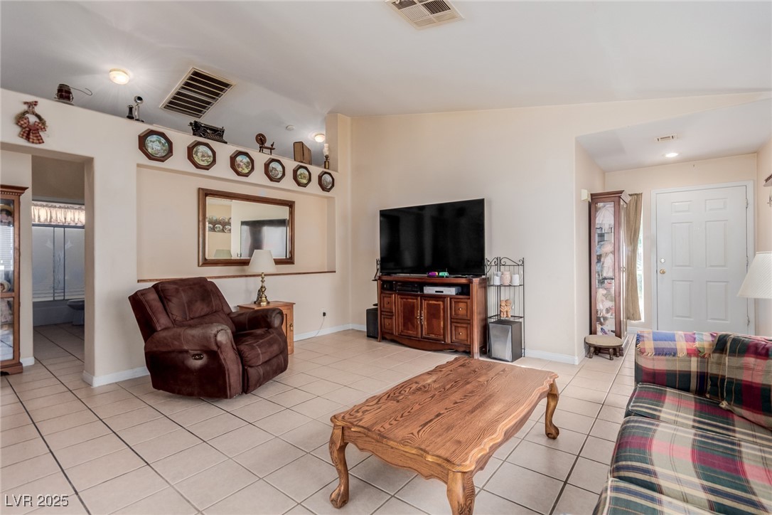 8840 Spinning Wheel Avenue Property Photo 3