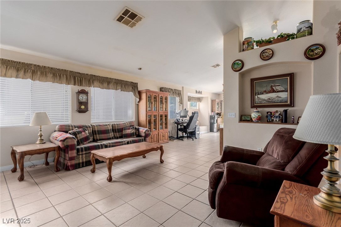 8840 Spinning Wheel Avenue Property Photo 5
