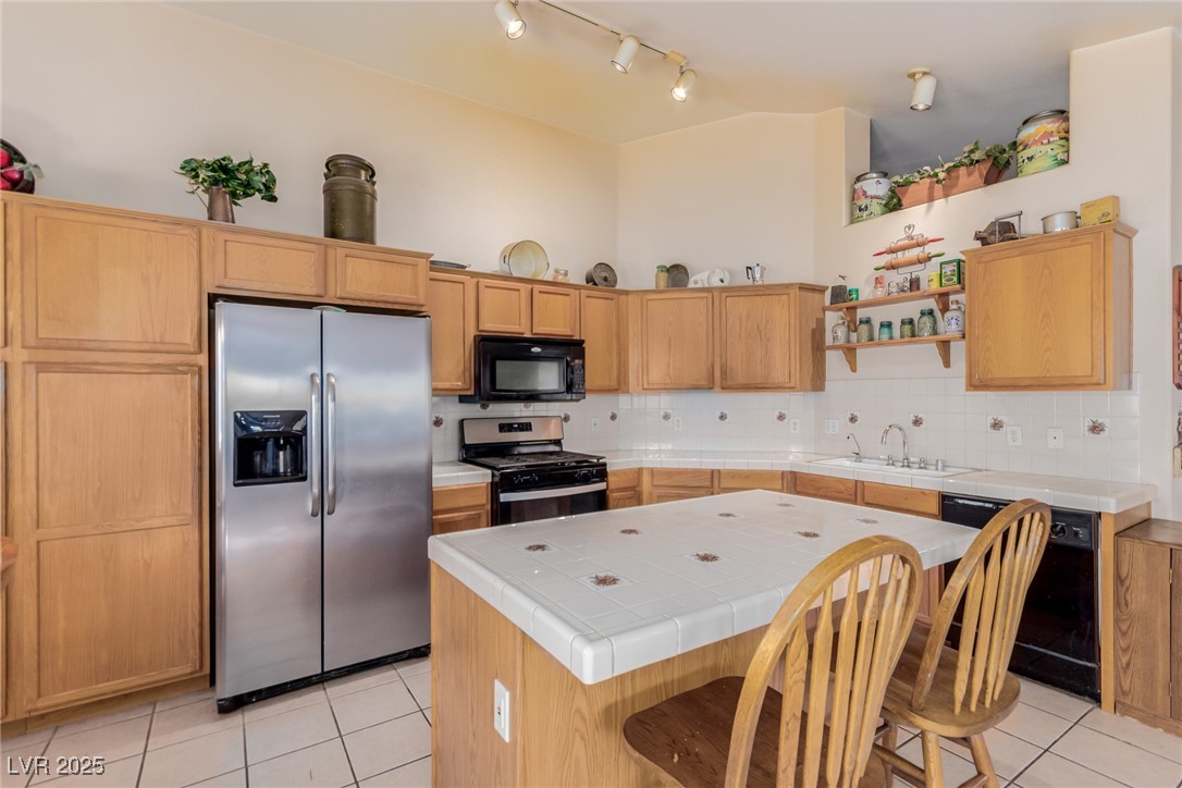 8840 Spinning Wheel Avenue Property Photo 10