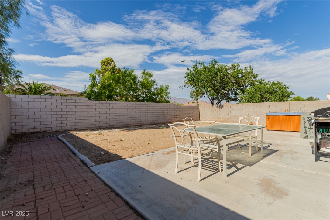 8840 Spinning Wheel Avenue Property Photo 23