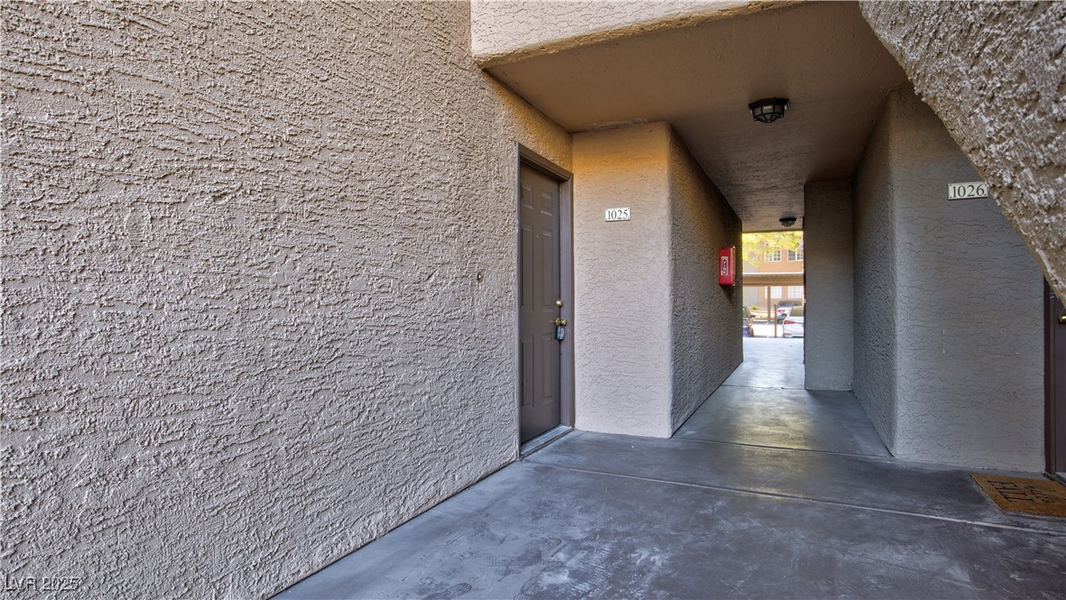 2200 South Fort Apache Road 1025 Property Photo 1