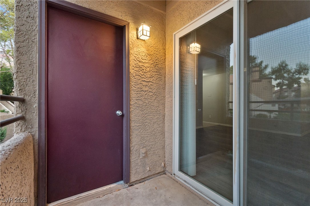 9325 West Desert Inn Road 142 Property Photo 17