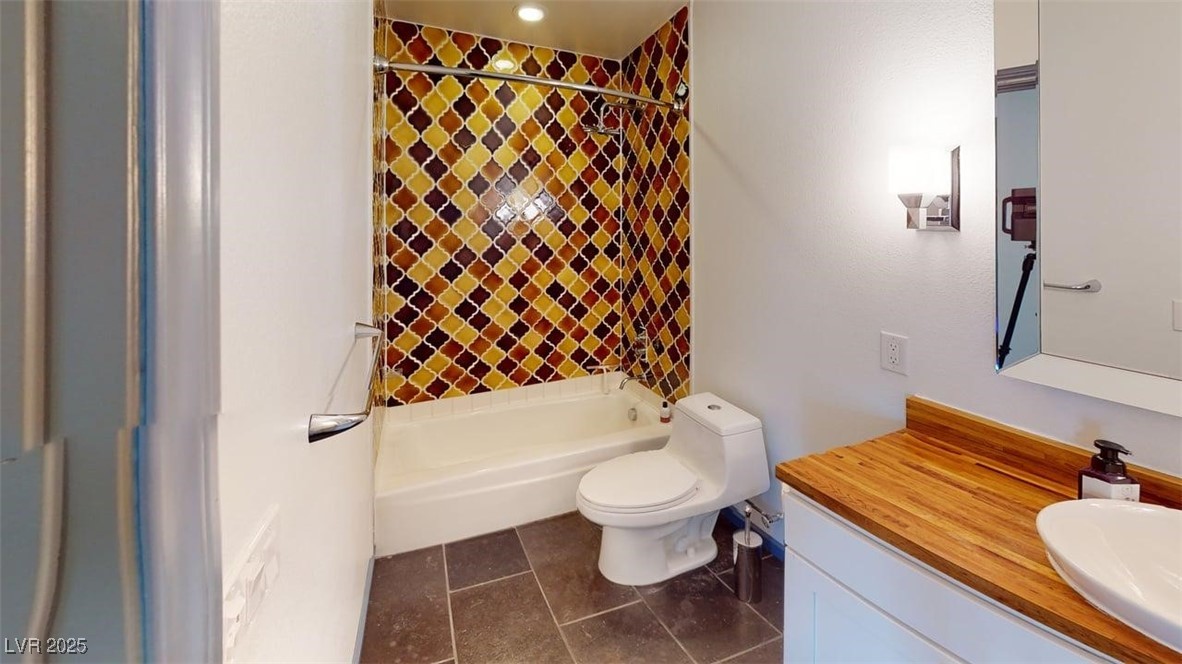 1518 Golden Arrow Drive Property Photo 7