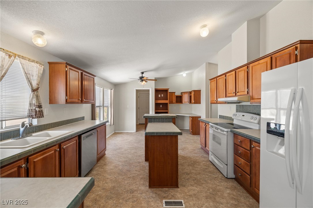 790 Alaska Way Property Photo 8