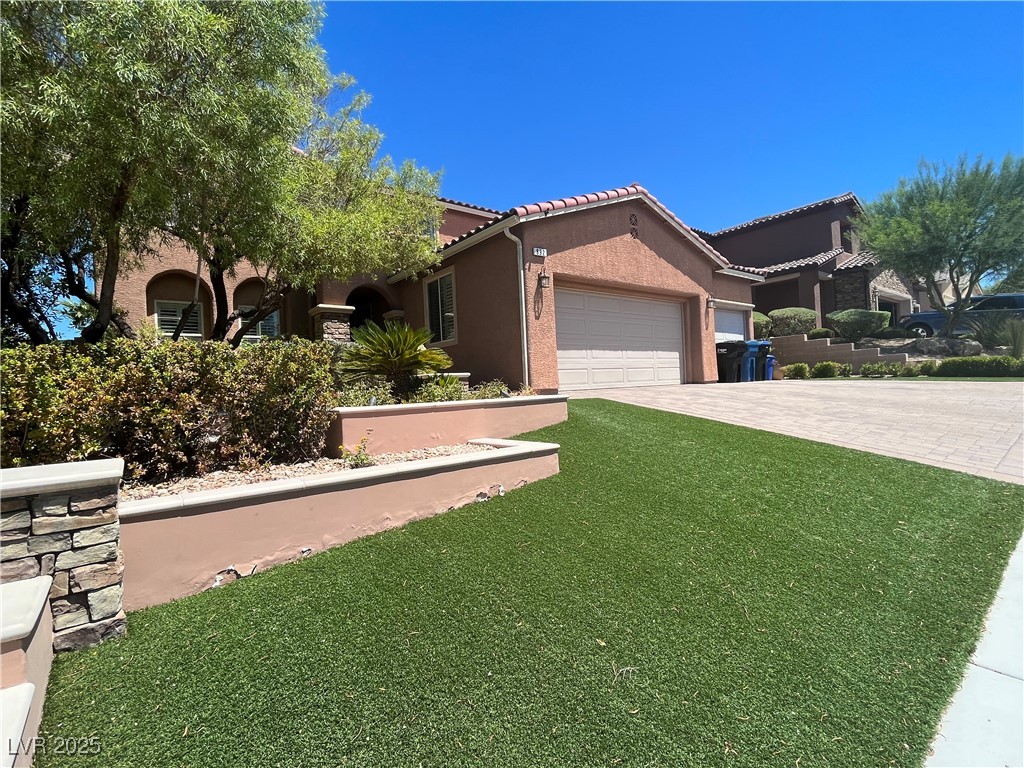 892 White Sparrow Street Property Photo 1