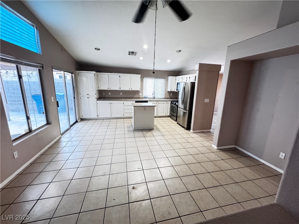 5513 Oakwood Ridge Street Property Photo 3