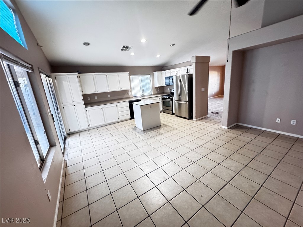 5513 Oakwood Ridge Street Property Photo 4
