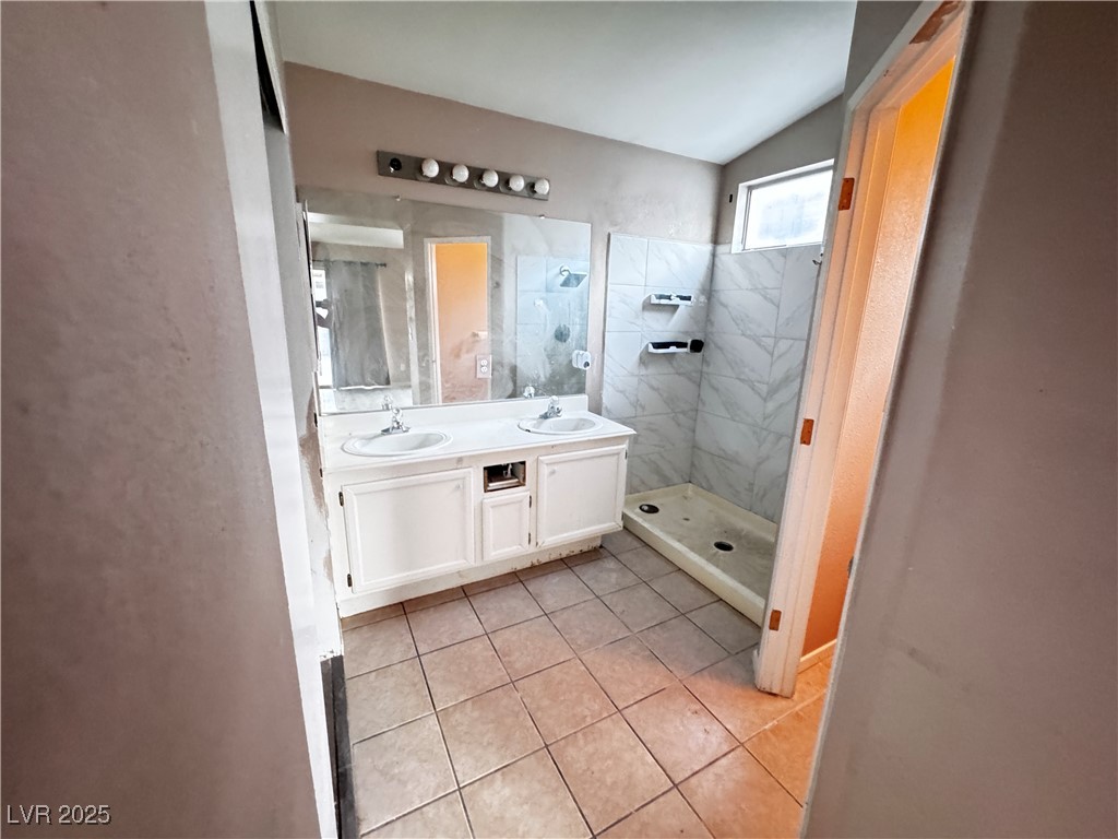 5513 Oakwood Ridge Street Property Photo 7