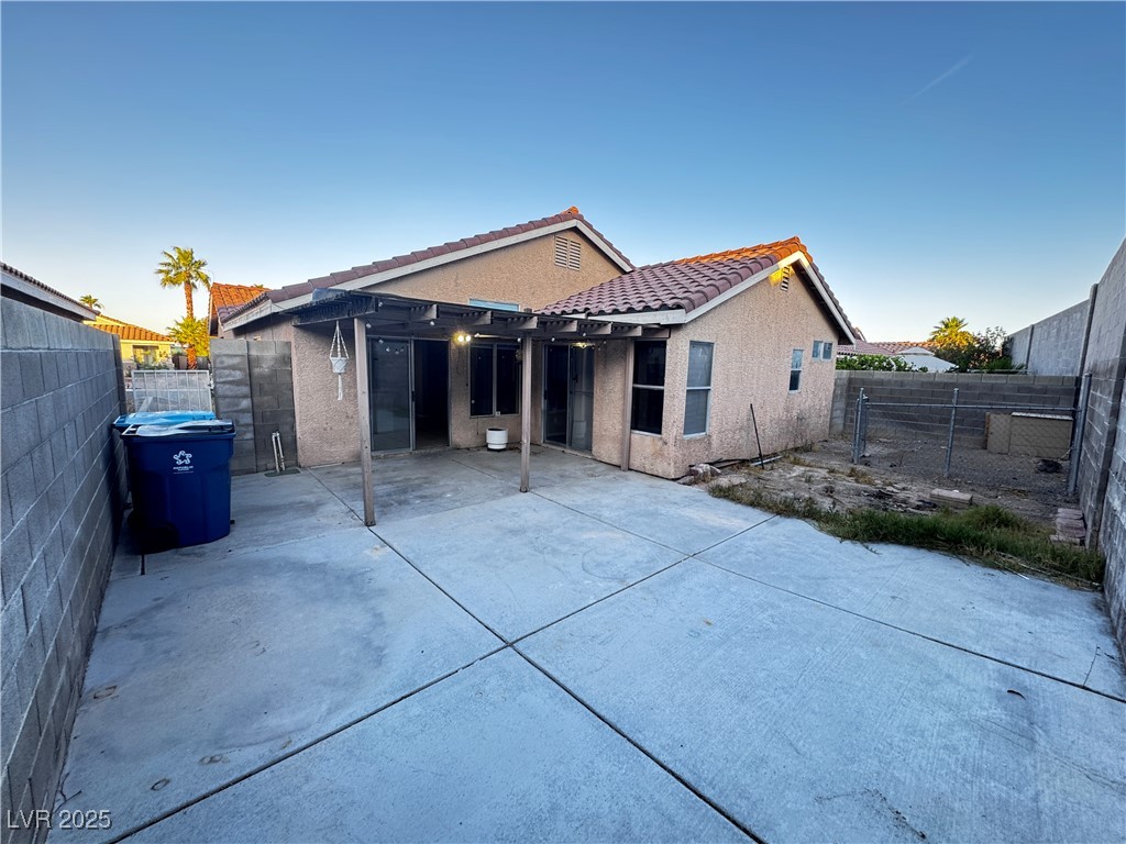5513 Oakwood Ridge Street Property Photo 13