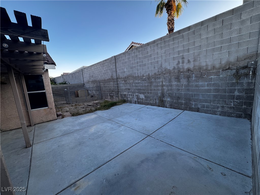 5513 Oakwood Ridge Street Property Photo 14