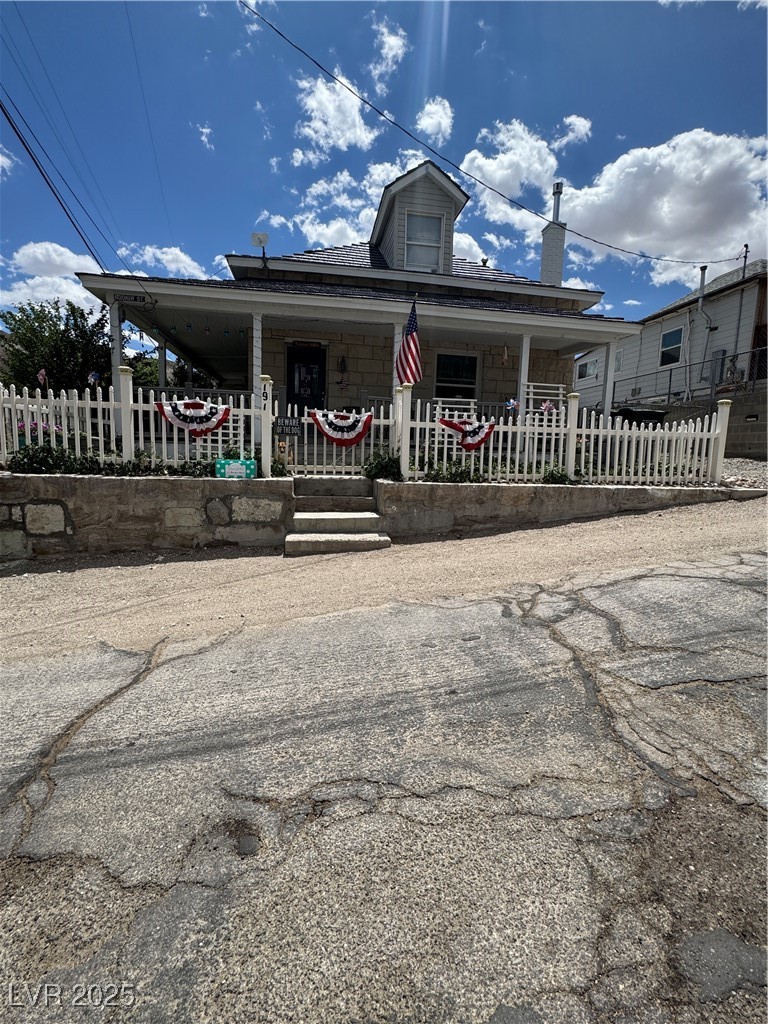 191 South Booker Property Photo 1